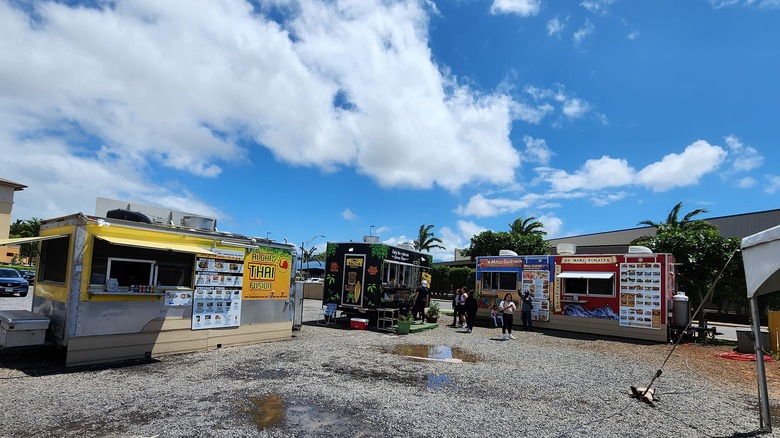 Food trucks in park near Maui Costco