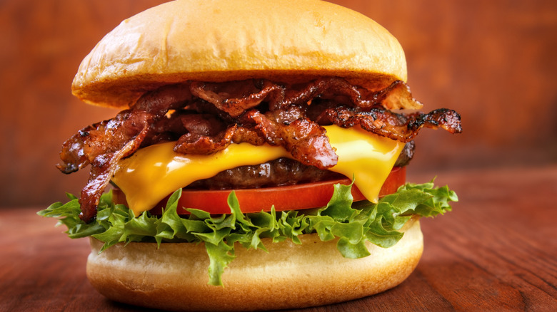 Cheeseburger with bacon