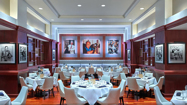 Shula's restaurant interior