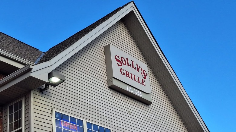 Solly's Grille sign